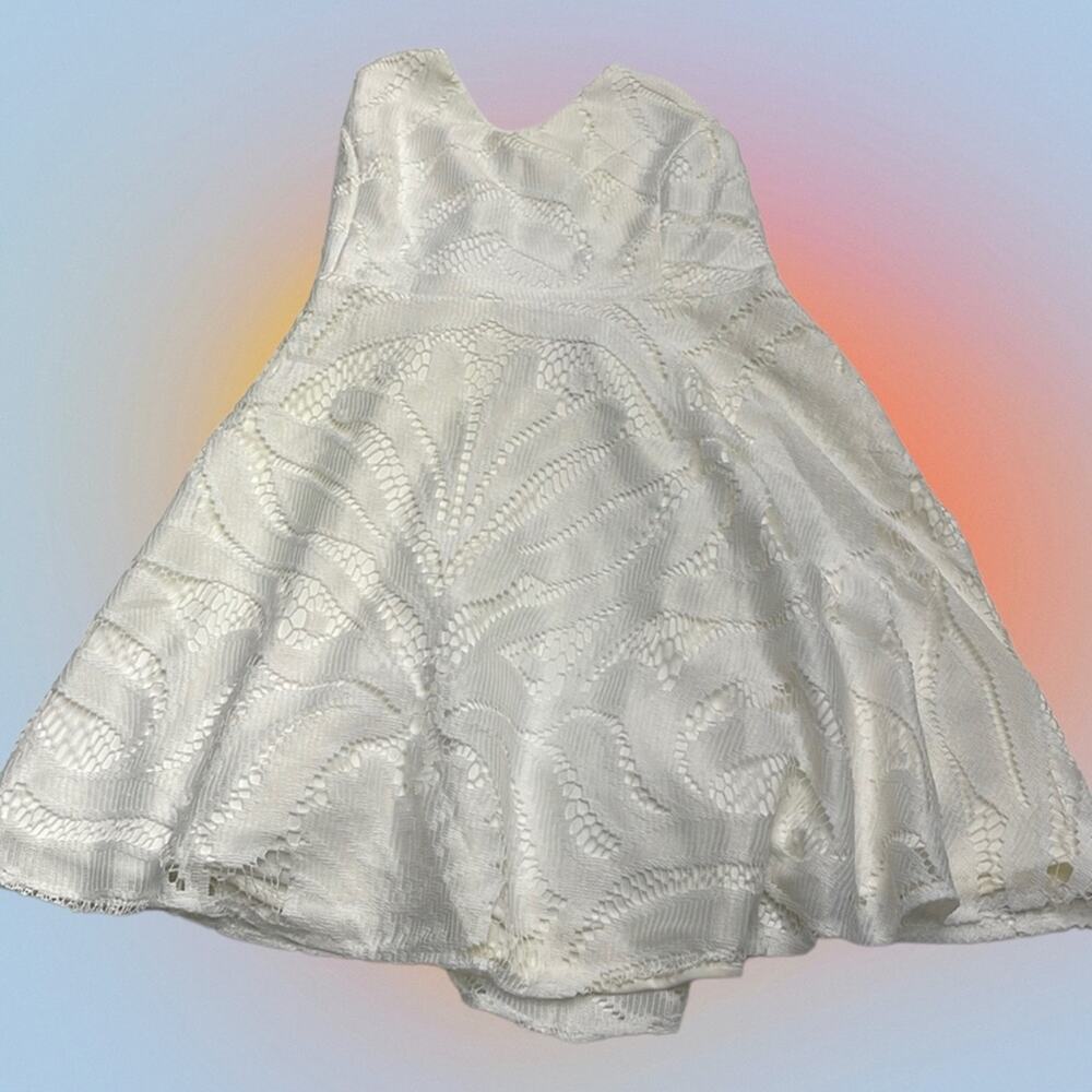 TWO SISTERS Women’s 12 White Lace Dress